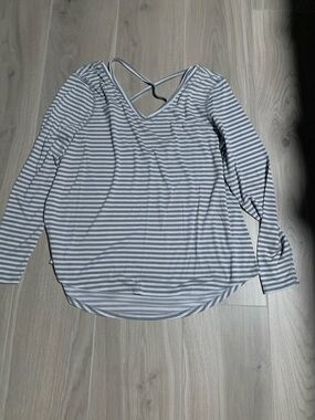 Old Navy Gray & White Striped Long-Sleeve V-Neck Top with Crisscross Back